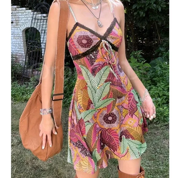 Floral Print Boho Cami Mini Dress V-Neck Lace Detail Tie Front - Picture 1 of 9